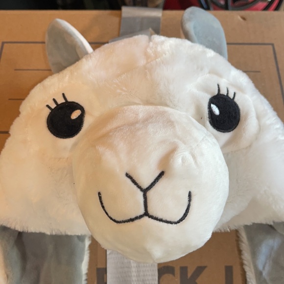 Cute New Llama hat - Picture 2 of 2